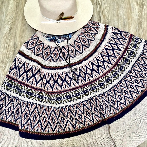 Wool blend poncho knit sweater w Aztec/southwestern/praire/fairisle/cottage vibe - Picture 10 of 12